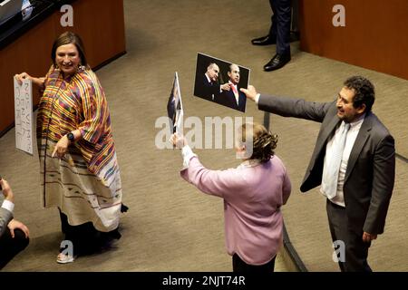 Nicht exklusiv: 22. Februar 2023, Mexiko-Stadt, Mexiko: Senator Xochitl Galvez und Senator Cesar Cravioto während der Sitzung in Mexiko-Stadt. Am Februar Stockfoto