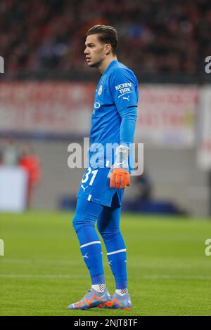 Leipzig, Deutschland. 22. Februar 2023. Ederson (Manc) Fußball : UEFA Champions League Runde des 16 1. Beinspiels zwischen RB Leipzig 1-1 Manchester City FC in der RB Arena in Leipzig. Kredit: Mutsu Kawamori/AFLO/Alamy Live News Stockfoto