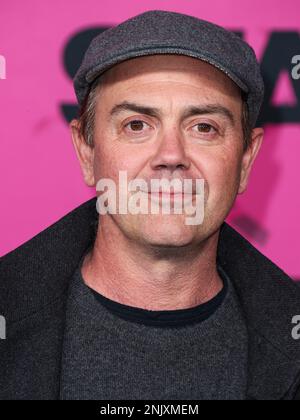 Westwood, Usa. 22. Februar 2023. WESTWOOD, LOS ANGELES, KALIFORNIEN, USA - FEBRUAR 22: Der amerikanische Schauspieler Joe Lo Truglio trifft am 22. Februar 2023 auf der Premiere von STARZ's „Party Down“ Season 3 in Los Angeles im Regency Bruin Theatre in Westwood, Los Angeles, Kalifornien, USA ein. (Foto: Xavier Collin/Image Press Agency) Kredit: Image Press Agency/Alamy Live News Stockfoto