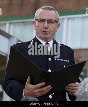 Aktenfoto vom 07. Oktober 09/21 von Chief Constable Iain Livingstone von Police Scotland in der Polizeistation Fettes in Edinburgh. Polizeichef Schottland, Sir Iain Livingstone, hat angekündigt, dass er nach fast sechs Jahren in der obersten Position zurücktritt. Sir Iain erklärte auf einer Sitzung der schottischen Polizeibehörde am Donnerstag: "Ich habe beschlossen, im Laufe dieses Jahres aus dem Amt des Chief Constable auszuscheiden. Ich werde mich im Sommer von der Polizei zurückziehen." Ausgabedatum: Donnerstag, 23. Februar 2023. Stockfoto