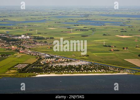 Luchtfoto Van Dorp met Hafen; Luftbild von Dorf mit Dock Stockfoto