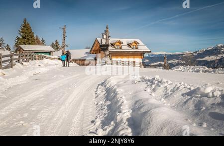 Horn alm im Trudner Horn Nature Park (italienisch: Parco naturale Monte Corno) ist ein Naturschutzgebiet südlich von Bozen in Südtirol, Italien Stockfoto