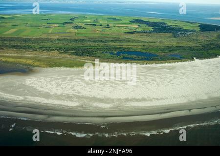 Blick von einem Flugzeug auf die holländische Insel Ameland Stockfoto