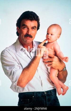 TOM SELLECK IN DREI MÄNNERN UND EINEM BABY (1987), REGIE LEONARD NIMOY. Kredit: TOUCHSTONE-BILDER/Album Stockfoto