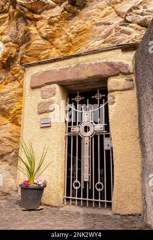 PITTENWEEM, SCHOTTLAND, EUROPA - Eingang zur St. Fillan's Cave. Stockfoto