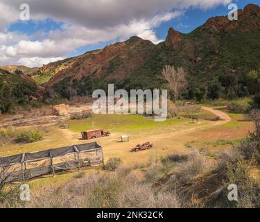 22. Februar 2023, Calabasas, CA, USA: Outdoor-Set der alten MASH-Fernsehserie im Malibu Creek State Park in Calabasas, CA. Stockfoto