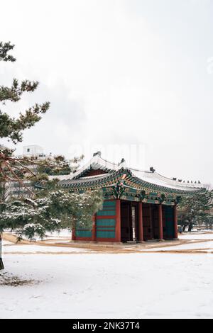 Deoksugung Palast mit Schnee im Winter in Seoul, Korea Stockfoto