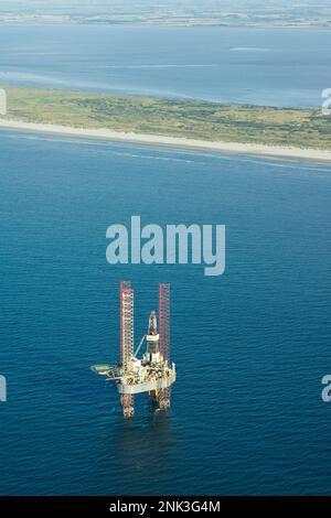 Boorplatform bij Ameland; Oil Rig Ameland Stockfoto