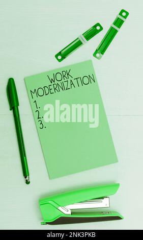 Handschrift-Schilderarbeit-Modernisierung. Konzept bedeutet, dass Produktservice und -Prozess geändert werden, um neue Funktionen und Fähigkeiten einzubeziehen Stockfoto
