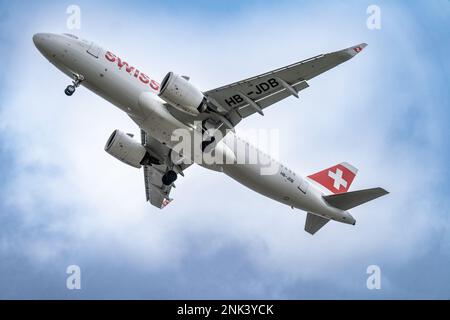 Heathrow, London - Februar 20. 2023: Swiss Airlines Landing Heathrow Airport Stockfoto