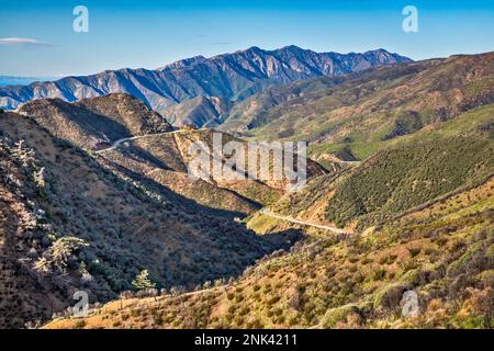 Pine Mountain Massif, Chaparral Zone, Maricopa Highway, Los Padres National Forest, Ventura Ranges, Transverse Ranges, nahe Ojai, Kalifornien, USA Stockfoto