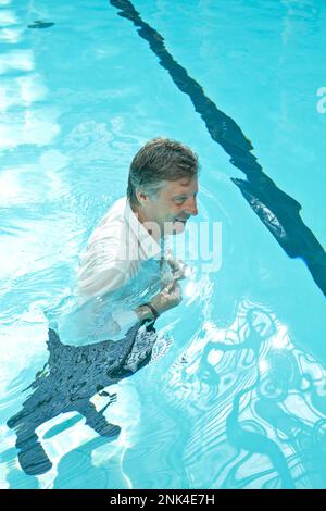 ERÖFFNUNG DES MOLITOR-SCHWIMMBADS IN PARIS SEBASTIEN BAZIN ACCOR VORSITZENDER IM SCHWIMMBAD Stockfoto