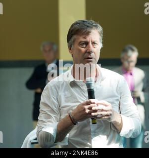 ERÖFFNUNG DES MOLITOR-SCHWIMMBADS IN PARIS SEBASTIEN BAZIN ACCOR VORSITZENDER IM SCHWIMMBAD Stockfoto