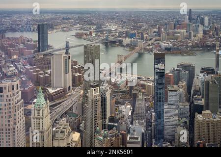 Skyline von Manhattan Midtown mit Wolkenkratzern. New York City, USA Stockfoto