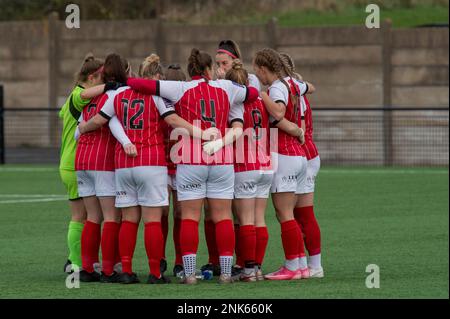 Cirencester, England, 28. November 2021. Vitality Women's FA Cup, zweite Runde, richtiges Spiel zwischen Cheltenham Town Ladies und Southampton Women. Kredit: Stockfoto