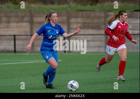 Cirencester, England, 28. November 2021. Vitality Women's FA Cup, zweite Runde, richtiges Spiel zwischen Cheltenham Town Ladies und Southampton Women. Kredit: Stockfoto