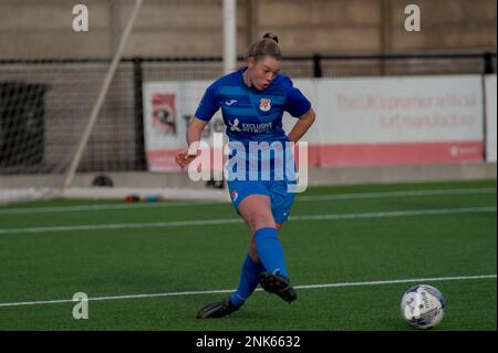 Cirencester, England, 28. November 2021. Vitality Women's FA Cup, zweite Runde, richtiges Spiel zwischen Cheltenham Town Ladies und Southampton Women. Kredit: Stockfoto