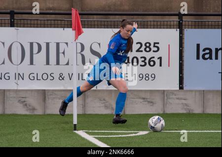 Cirencester, England, 28. November 2021. Vitality Women's FA Cup, zweite Runde, richtiges Spiel zwischen Cheltenham Town Ladies und Southampton Women. Kredit: Stockfoto