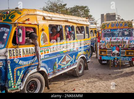 Traditionelle öffentliche Verkehrsmittel Bus, Dakar, Senegal Stockfoto