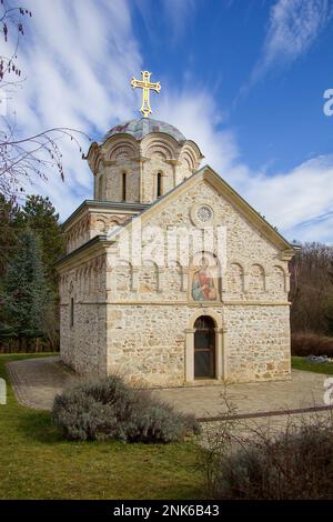 Das Staro-Kloster Hopovo Serbisch-orthodoxes Kloster auf dem Berg Fruška Gora im Norden Serbiens, in der Provinz Vojvodina Stockfoto