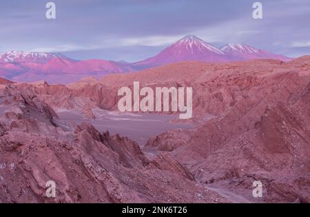 Valle De La Muerte (Tal des Todes), im Hintergrund Anden, Atacamawüste. Region de Antofagasta. Chile Stockfoto