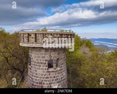 Luftaufnahme vom Julianus Aussichtspunkt auf dem Gipfel von Hegyes-tető, Nagymaros, Ungarn Stockfoto