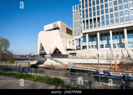 London, England – 2023 : VA Museum , East Bank, Queen Elizabeth Olympic Park, Stratford, Vereinigtes Königreich Stockfoto