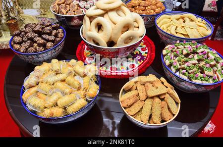 Marokkanische Kekse, serviert mit Tee auf der Hochzeit und Eid al-Fitr. marokko-Kekse Stockfoto