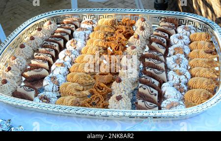 Marokkanische Kekse, serviert mit Tee auf der Hochzeit und Eid al-Fitr. marokko-Kekse Stockfoto