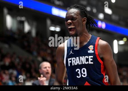 Pardubice, Tschechische Republik. 23. Februar 2023. Yoan Makoundou (FRA) reagiert am 23. Februar 2023 in Pardubice, Tschechische Republik gegen Frankreich, auf den Qualifikator der Männer Basketball-Weltmeisterschaft 2023, Gruppe K. Kredit: Josef Vostarek/CTK Photo/Alamy Live News Stockfoto