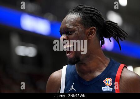 Pardubice, Tschechische Republik. 23. Februar 2023. Yoan Makoundou (FRA) reagiert am 23. Februar 2023 in Pardubice, Tschechische Republik gegen Frankreich, auf den Qualifikator der Männer Basketball-Weltmeisterschaft 2023, Gruppe K. Kredit: Josef Vostarek/CTK Photo/Alamy Live News Stockfoto