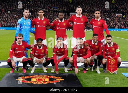 Manchester, England, 23. Februar 2023. Hintere Reihe von links: David De Gea, Raphael Varane, Aaron Wan-Bissaka, Wout Weghorst, Casemiro. Erste Reihe Lisandro Martinez, Fred, Jadon Sancho, Luke Shaw, Marcus Rashford und Bruno Fernandes von Manchester United während des Spiels der UEFA Europa League in Old Trafford, Manchester. Das Bild sollte lauten: Andrew Yates/Sportimage Stockfoto