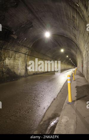 Tunnel von Bâlea, zwischen Capra und Bâlea lac, auf der Transfăgărăşan-Straße (Nationalstraße DN7C); der längste (884 m) und höchste Tunnel in Rumänien Stockfoto