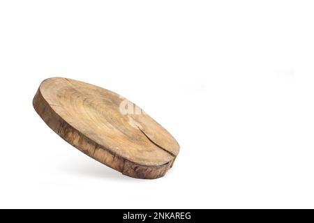 Baumstamm Slice auf weißem Hintergrund mit Kopierplatz Stockfoto