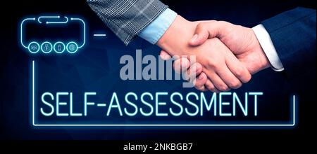 Schreiben mit Anzeige von Text Selbstbewertung. Internetkonzept Stolz und Selbstvertrauen stehen für sich Stockfoto