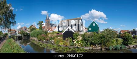 Typische Dorfszene in Westerstraat, Marken Island, Nordholland, Niederlande Stockfoto