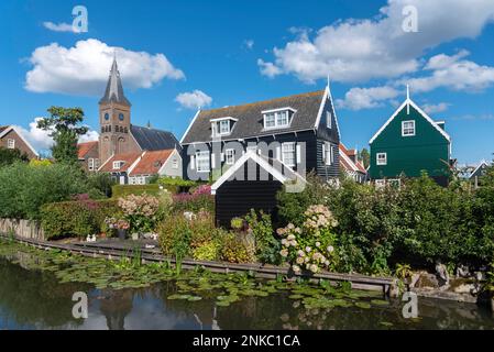 Typische Dorfszene in Westerstraat, Marken Island, Nordholland, Niederlande Stockfoto