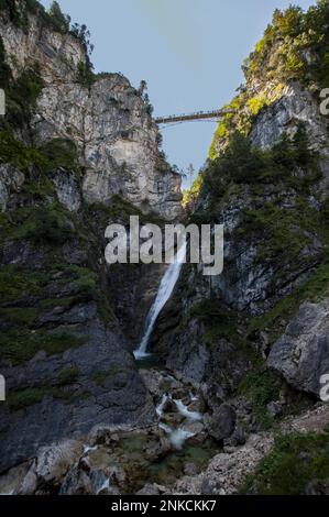 Marys-Brücke über die Poellat-Schlucht im Schloss Neschwanstein in Schwangau bei Füssen, Schwabien, Bayern, Deutschland Stockfoto