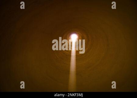 MEYBOD, IRAN - 6. MAI 2015: Details zur Decke des alten Yakhchal-Eishauses in der Provinz Yazd Stockfoto