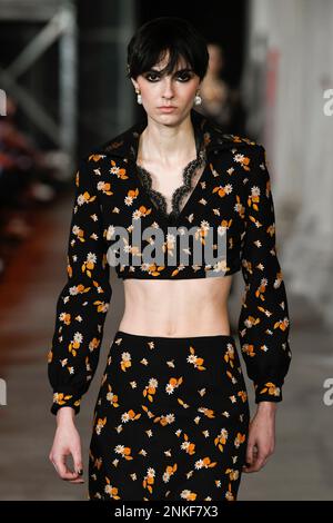 Mailand, Italien. 22. Februar 2023. ETRO Herbst-Winter 2023-2024 Runway während der Mailänder Fashion Week am 2023. Februar in Mailand; Italien 22/02/2023 Gutschrift: dpa/Alamy Live News Stockfoto