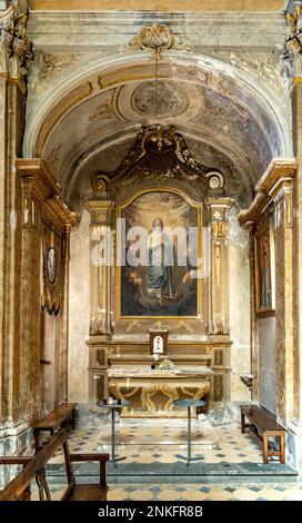 Eze, Frankreich - 1. August 2022: Apse-Kapelle und Kloster der Mariä-Himmelskirche, Notre Dame de l'Assomption in der historischen Altstadt von Eze auf Azure Stockfoto