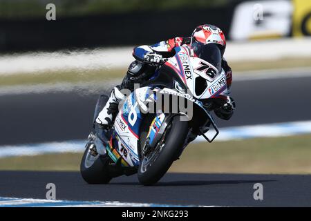 Victoria, Australien. 24. Februar 2023. Loris Baz (FRA)Racing für Bonovo Action BMW – Fahren mit dem BMW M1000RR während der Australian Grand Ridge Round 2023 der MOTUL FIM Superbike World Championship 2023 in Phillip Island, Australien am 24. Februar 2023 – Bildgutschrift: brett keating/Alamy Live News Stockfoto