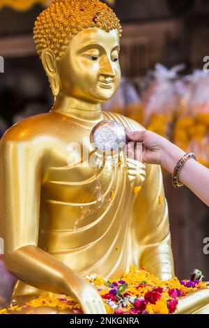 Wassersegensfeier während des Songkran Festivals oder thailändisches Neujahr. Stockfoto