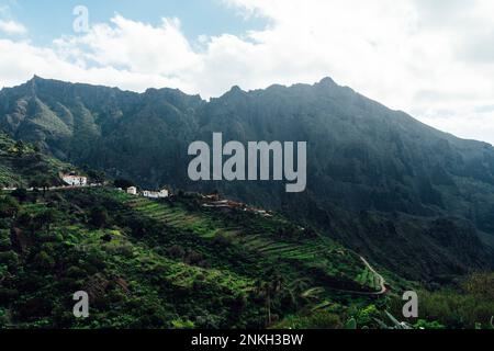 Spanien, Kanarische Inseln, Masca, Panoramablick auf terrassenförmig angelegte Felder in der Macizo de Teno Range Stockfoto