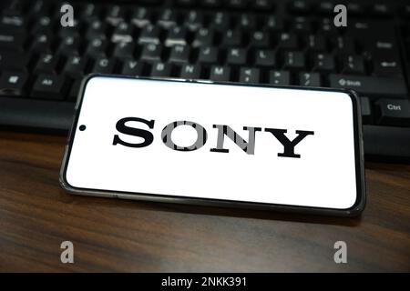 China. 23. Februar 2023. In dieser Abbildung wird ein SONY Logo auf dem Bildschirm eines Smartphones angezeigt. (Foto: Sheldon Cooper/SOPA Images/Sipa USA) Guthaben: SIPA USA/Alamy Live News Stockfoto