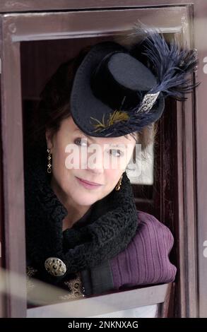 JACQUELINE BISSET in EINEM ALTMODISCHEN THANKSGIVING (2008) unter der Regie VON GRAEME CAMPBELL. Kredit: AUTOMATISCHE BILDER/MUSE ENTERTAINMENT ENTERPRISES/Album Stockfoto