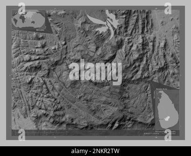 Nuwara Eliya, Bezirk Sri Lanka. Grauskala-Höhenkarte mit Seen und Flüssen. Standorte und Namen der wichtigsten Städte der Region. Ecke zusatzgeräte Stockfoto