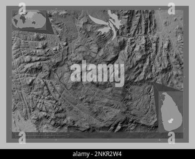 Nuwara Eliya, Bezirk Sri Lanka. Grauskala-Höhenkarte mit Seen und Flüssen. Standorte der wichtigsten Städte der Region. Lage der Zusatzgeräte an der Ecke Stockfoto