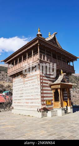 Blick auf den Maa Chandika Devi ji Kila Tempel, Kalpa, Kinnaur, Himachal Pradesh, Indien Stockfoto