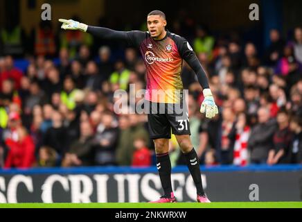 18. Februar 2023 - Chelsea gegen Southampton - Premier League - Stamford Bridge Southamptons Gavin Bazunu während des Premier League-Spiels gegen Chelsea. Bild : Mark Pain / Alamy Live News Stockfoto